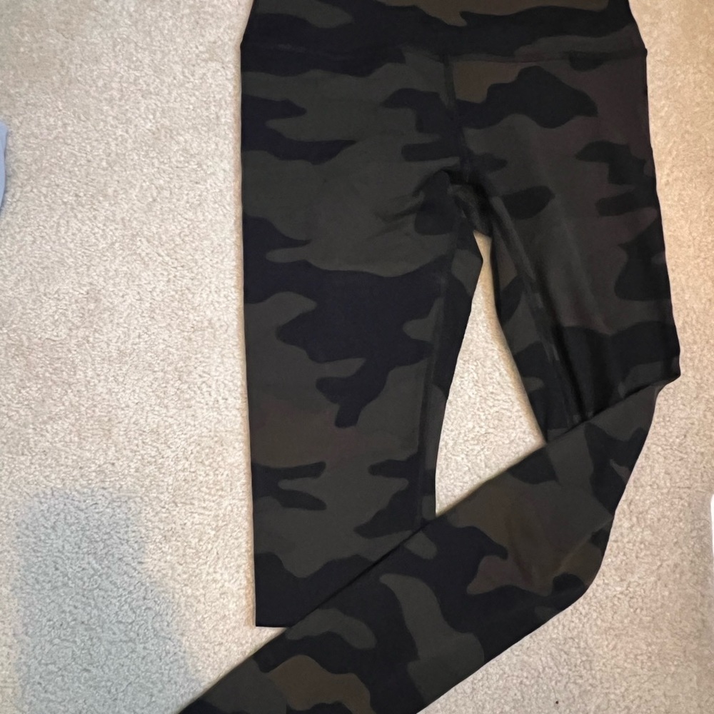 Pink camo leggings